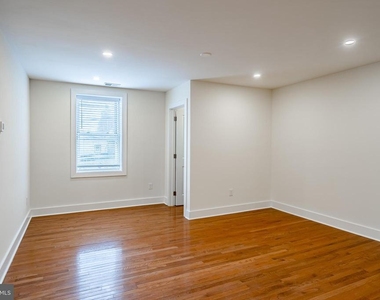 21 Gay Street - Photo Thumbnail 6