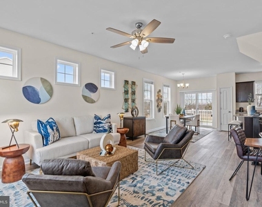 2050 Terrace View Lane - Photo Thumbnail 10