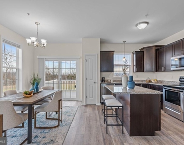 2050 Terrace View Lane - Photo Thumbnail 6