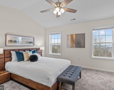 2050 Terrace View Lane - Photo Thumbnail 12