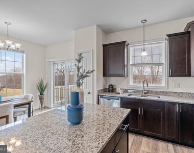 2050 Terrace View Lane - Photo Thumbnail 3
