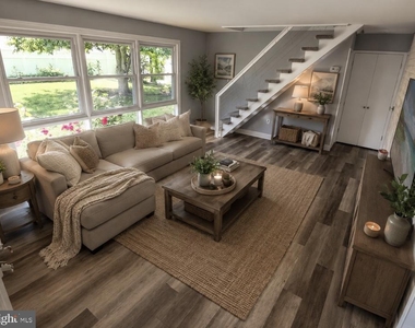 15 Catalpa Lane - Photo Thumbnail 4