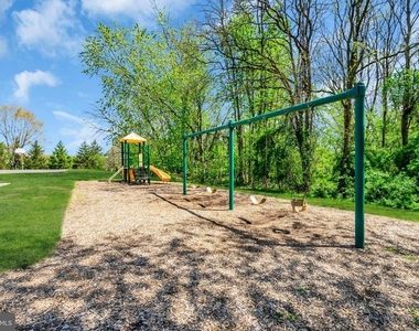 1307 Bennett Place - Photo Thumbnail 35