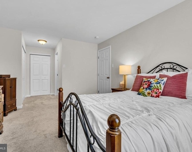 1307 Bennett Place - Photo Thumbnail 26