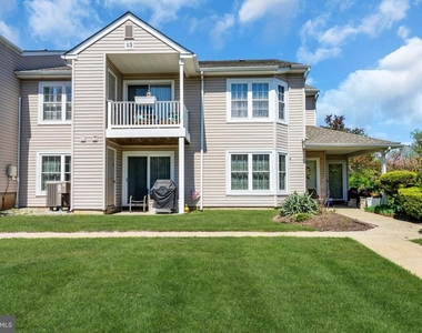 1307 Bennett Place - Photo Thumbnail 2
