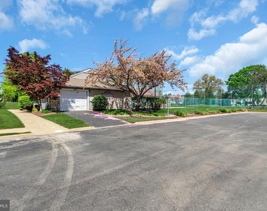 1307 Bennett Place - Photo Thumbnail 34
