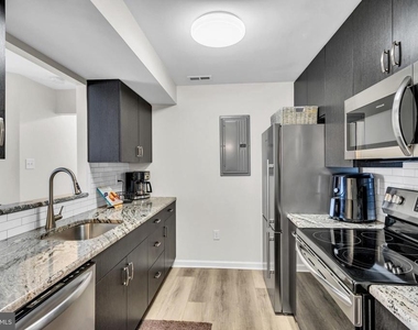 1307 Bennett Place - Photo Thumbnail 15