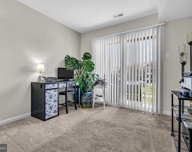 1307 Bennett Place - Photo Thumbnail 21