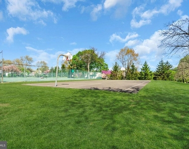 1307 Bennett Place - Photo Thumbnail 36