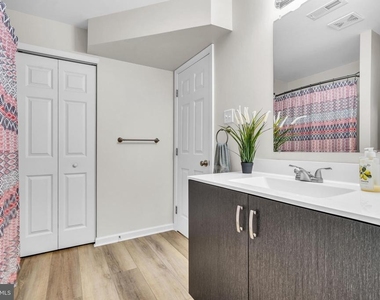 1307 Bennett Place - Photo Thumbnail 30