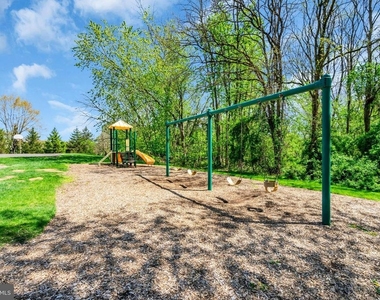 1307 Bennett Place - Photo Thumbnail 41