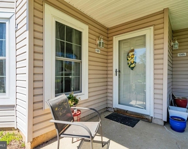1307 Bennett Place - Photo Thumbnail 4