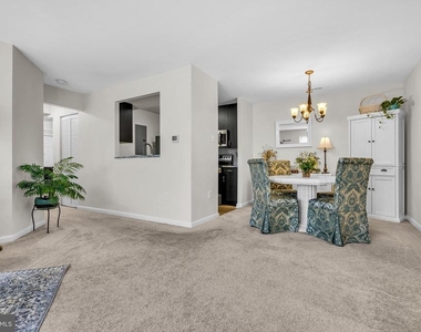 1307 Bennett Place - Photo Thumbnail 10