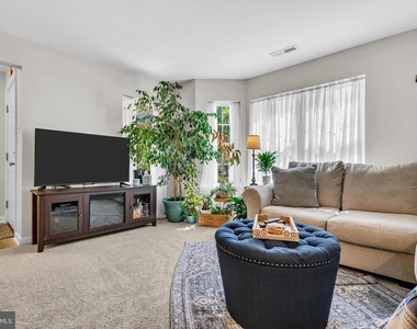 1307 Bennett Place - Photo Thumbnail 9