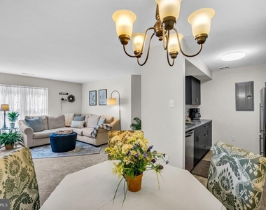1307 Bennett Place - Photo Thumbnail 13