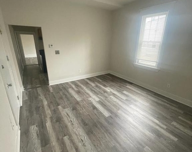 700 Hunter Street - Photo Thumbnail 6