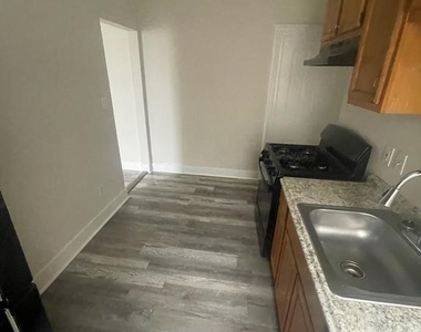 700 Hunter Street - Photo Thumbnail 9