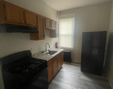 700 Hunter Street - Photo Thumbnail 8