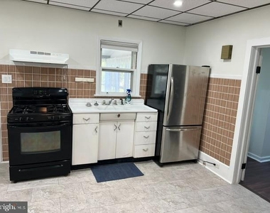 213 Maple Terrace - Photo Thumbnail 14