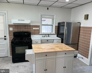 213 Maple Terrace - Photo Thumbnail 11
