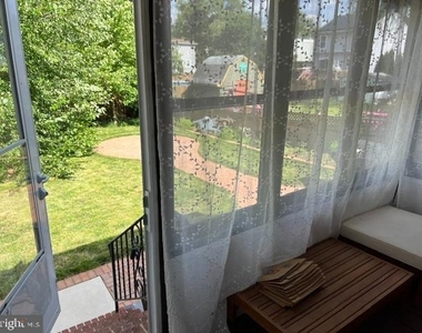 213 Maple Terrace - Photo Thumbnail 30
