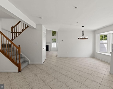 124 Buckingham Way - Photo Thumbnail 31