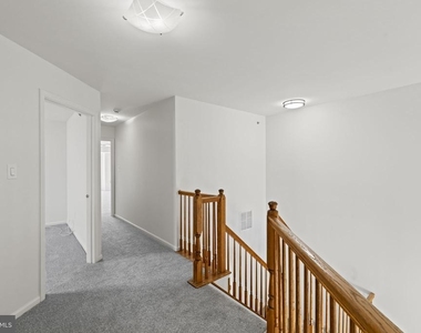 124 Buckingham Way - Photo Thumbnail 11