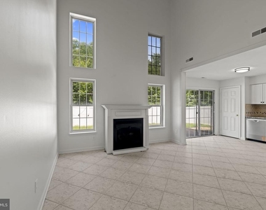 124 Buckingham Way - Photo Thumbnail 26