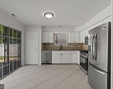 124 Buckingham Way - Photo Thumbnail 24