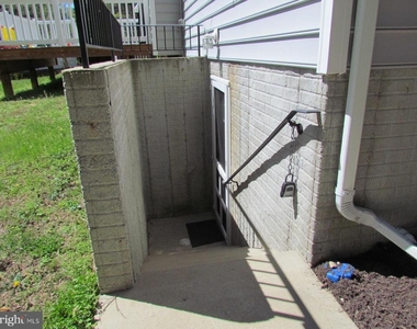 23220 Spalding Ln (basement Apt) - Photo Thumbnail 14