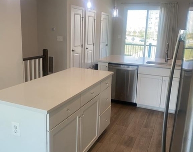 2821 Evansgreen Drive - Photo Thumbnail 7