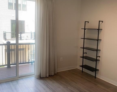 2821 Evansgreen Drive - Photo Thumbnail 10
