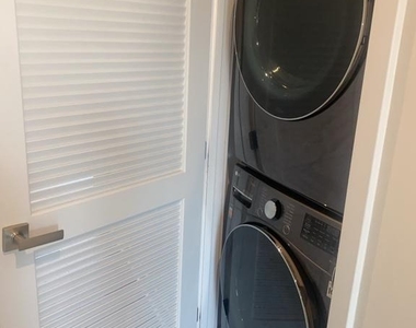 2821 Evansgreen Drive - Photo Thumbnail 14