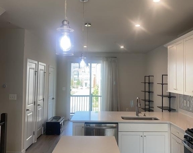 2821 Evansgreen Drive - Photo Thumbnail 8