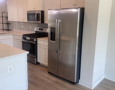 2821 Evansgreen Drive - Photo Thumbnail 6