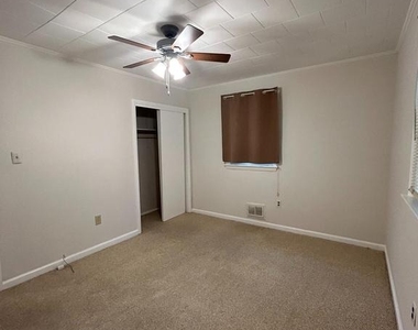 5515 Hill Way - Photo Thumbnail 7