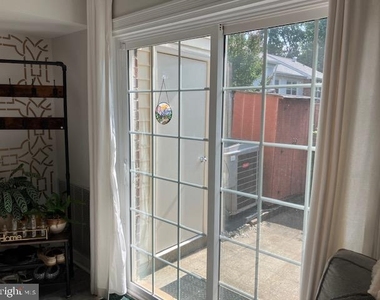 741 Azalea Drive - Photo Thumbnail 5