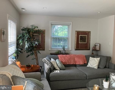 741 Azalea Drive - Photo Thumbnail 4