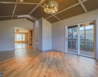 10306 Fleming Avenue - Photo Thumbnail 13