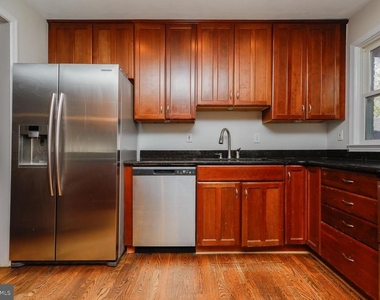 10306 Fleming Avenue - Photo Thumbnail 9