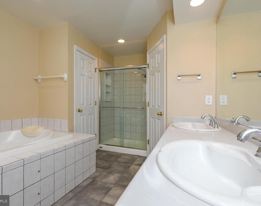 10306 Fleming Avenue - Photo Thumbnail 18