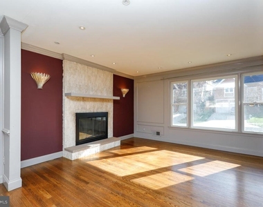 10306 Fleming Avenue - Photo Thumbnail 4