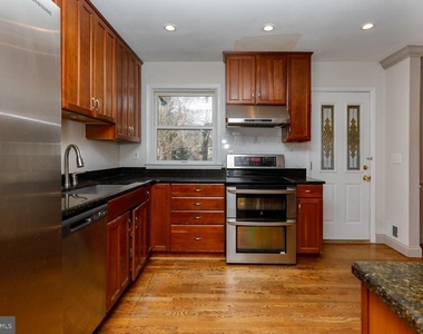 10306 Fleming Avenue - Photo Thumbnail 10