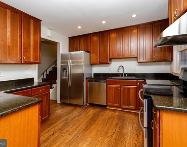 10306 Fleming Avenue - Photo Thumbnail 8