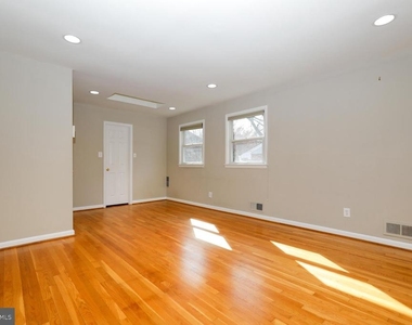 10306 Fleming Avenue - Photo Thumbnail 14