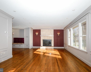 10306 Fleming Avenue - Photo Thumbnail 3