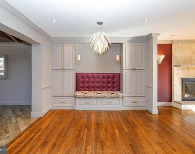 10306 Fleming Avenue - Photo Thumbnail 5