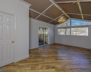 10306 Fleming Avenue - Photo Thumbnail 12