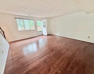 11 Dufief Court - Photo Thumbnail 1