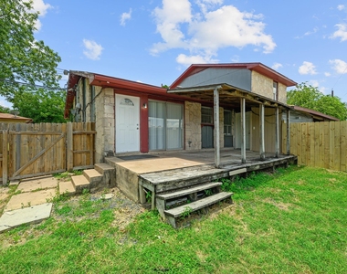 204 Northcrest Cir - Photo Thumbnail 3